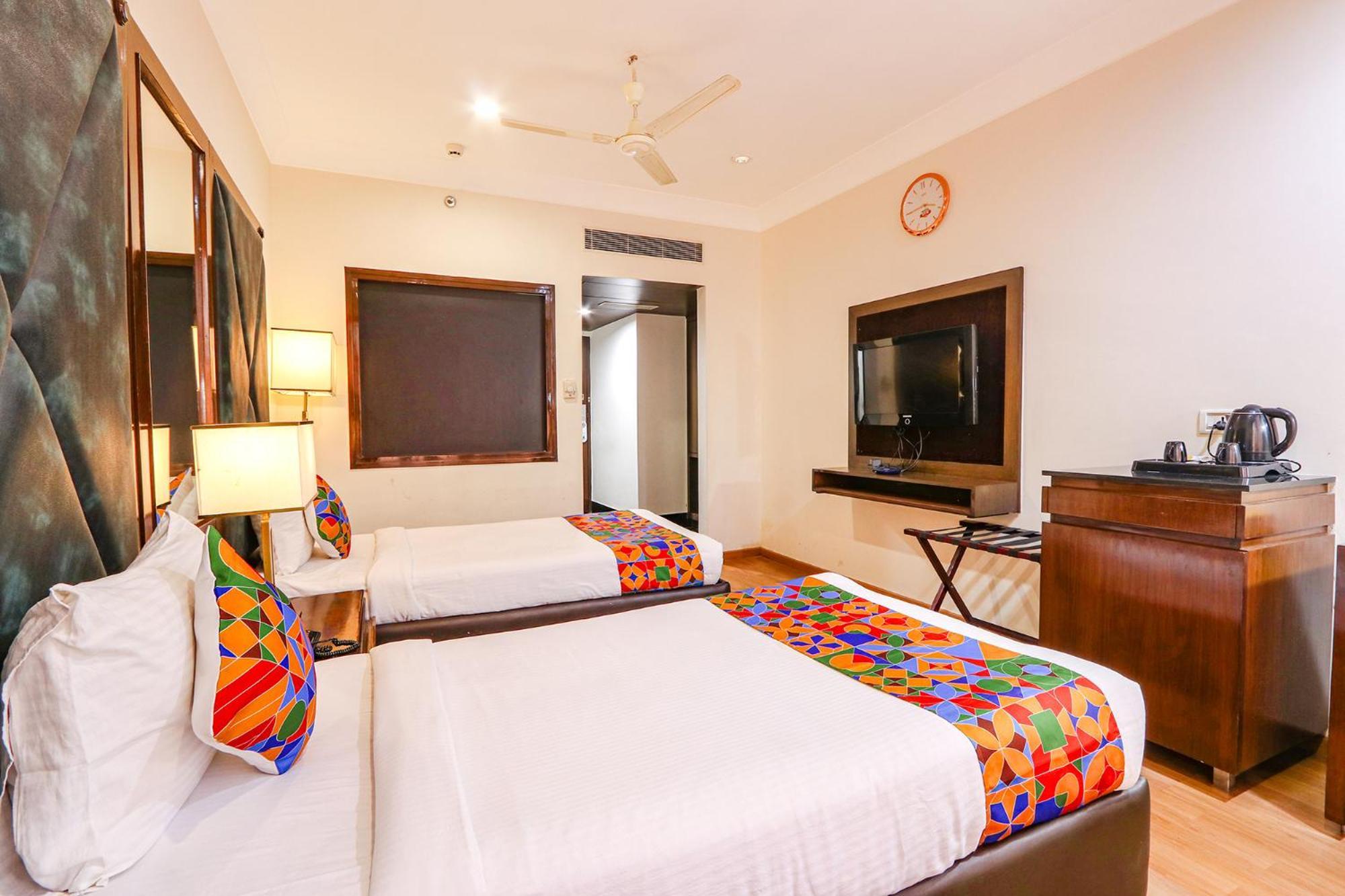 Fabhotel Prime Svm Grand - Banjara Hills Hyderabad Exteriör bild